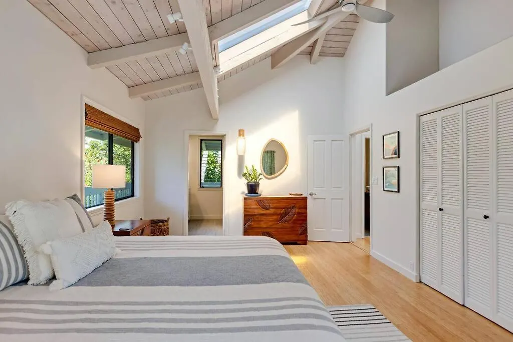 Holiday home Newly Listed Luxury Home - Great Location + Views Princeville